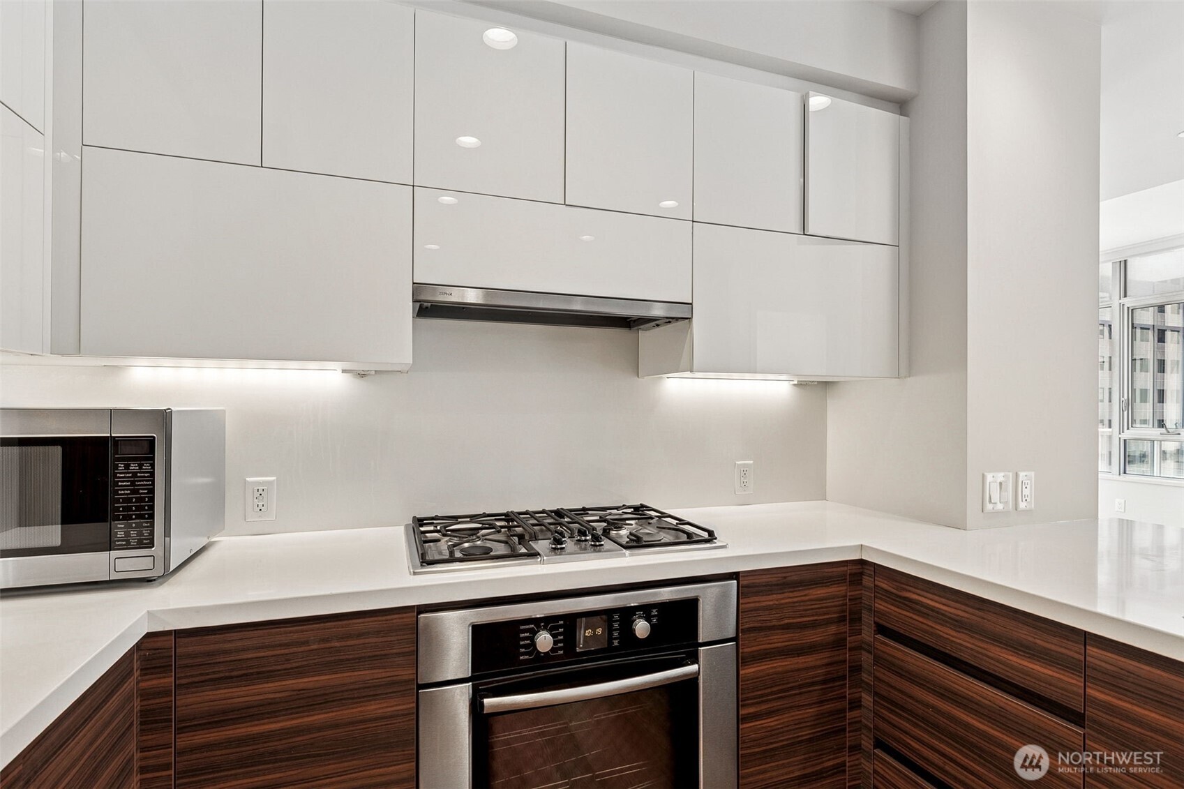 588 Bell Street #606S, Seattle, WA 98121