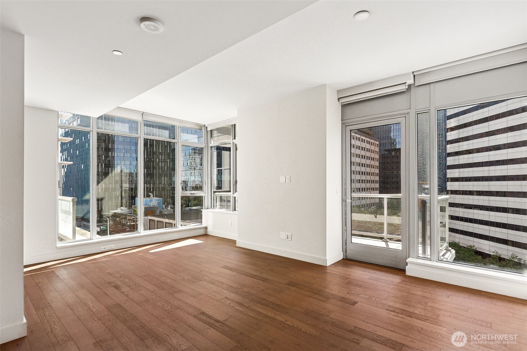 588 Bell Street #606S, Seattle, WA 98121