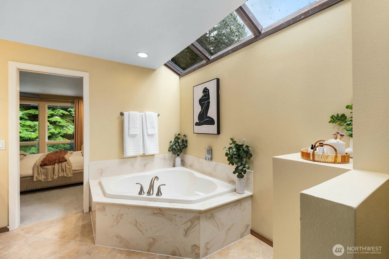 22720 NE 46th Street , Redmond, WA 98053-8205