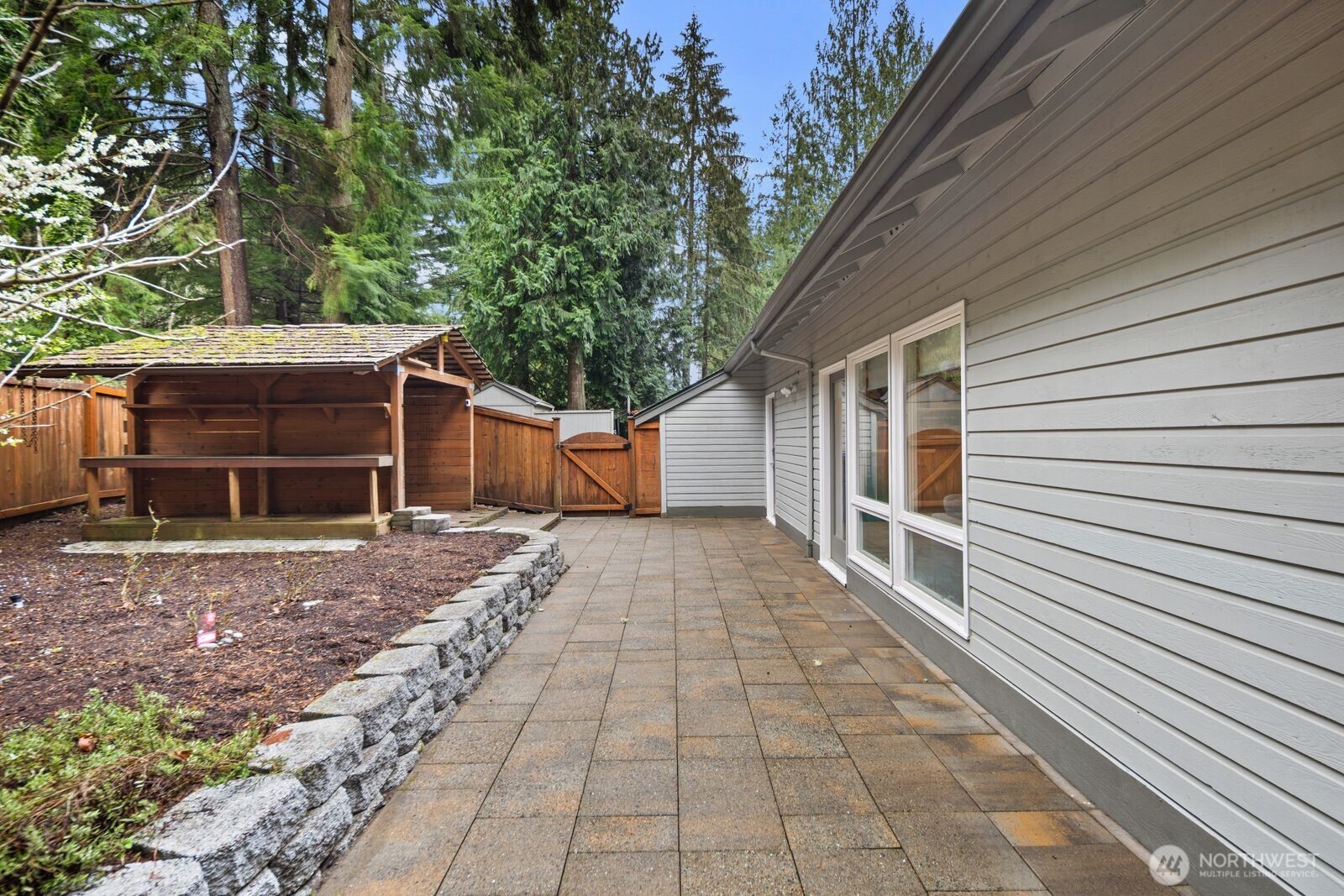 22720 NE 46th Street , Redmond, WA 98053-8205