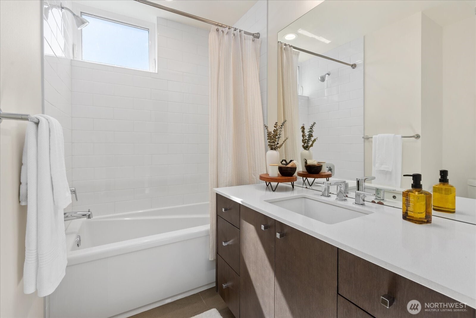 721 24th Avenue S, Seattle, WA 98144-3003