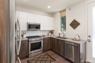 721 24th Avenue S, Seattle, WA 98144-3003 - Photo 10