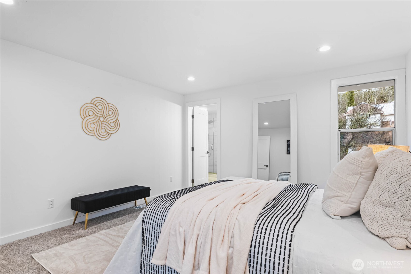 17431 NE 28th Street , Redmond, WA 98052