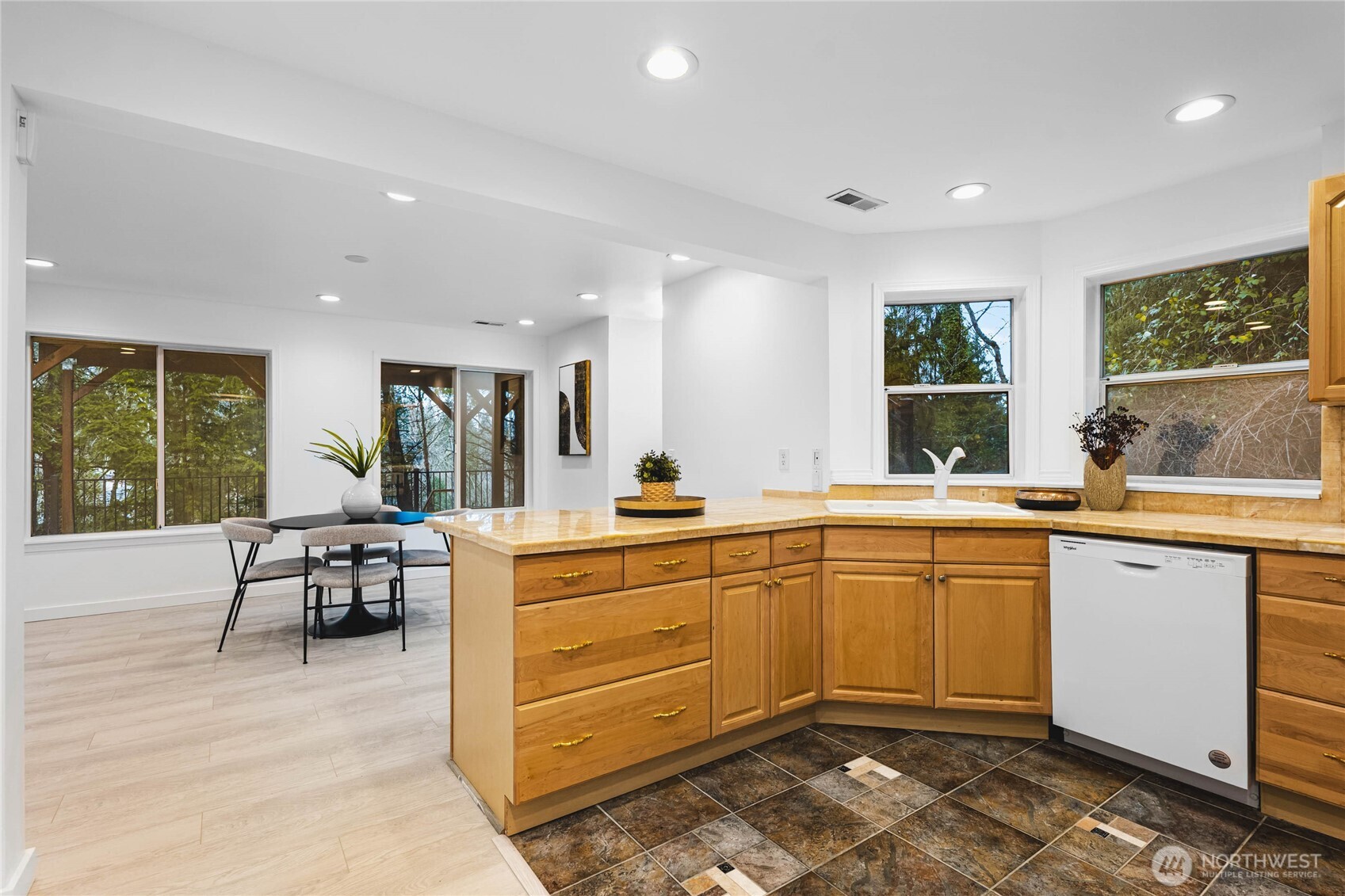 17431 NE 28th Street , Redmond, WA 98052