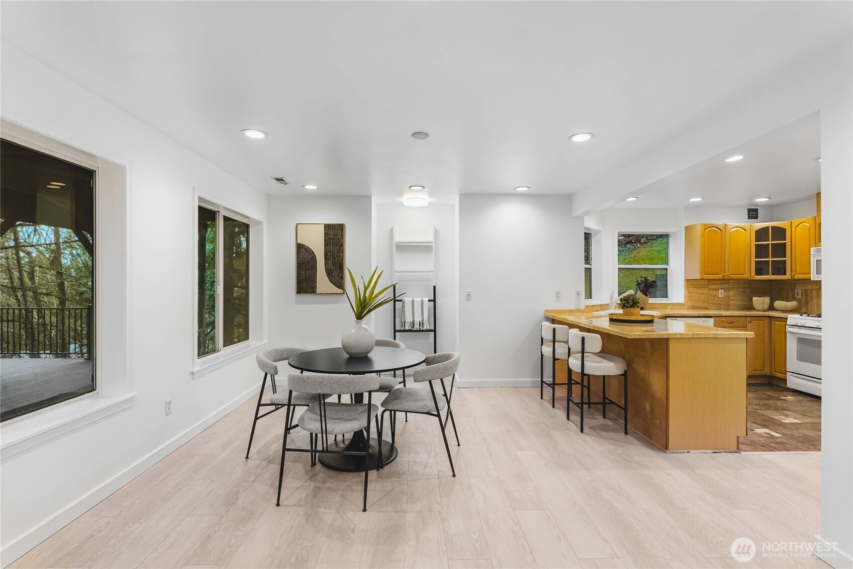 17431 NE 28th Street , Redmond, WA 98052