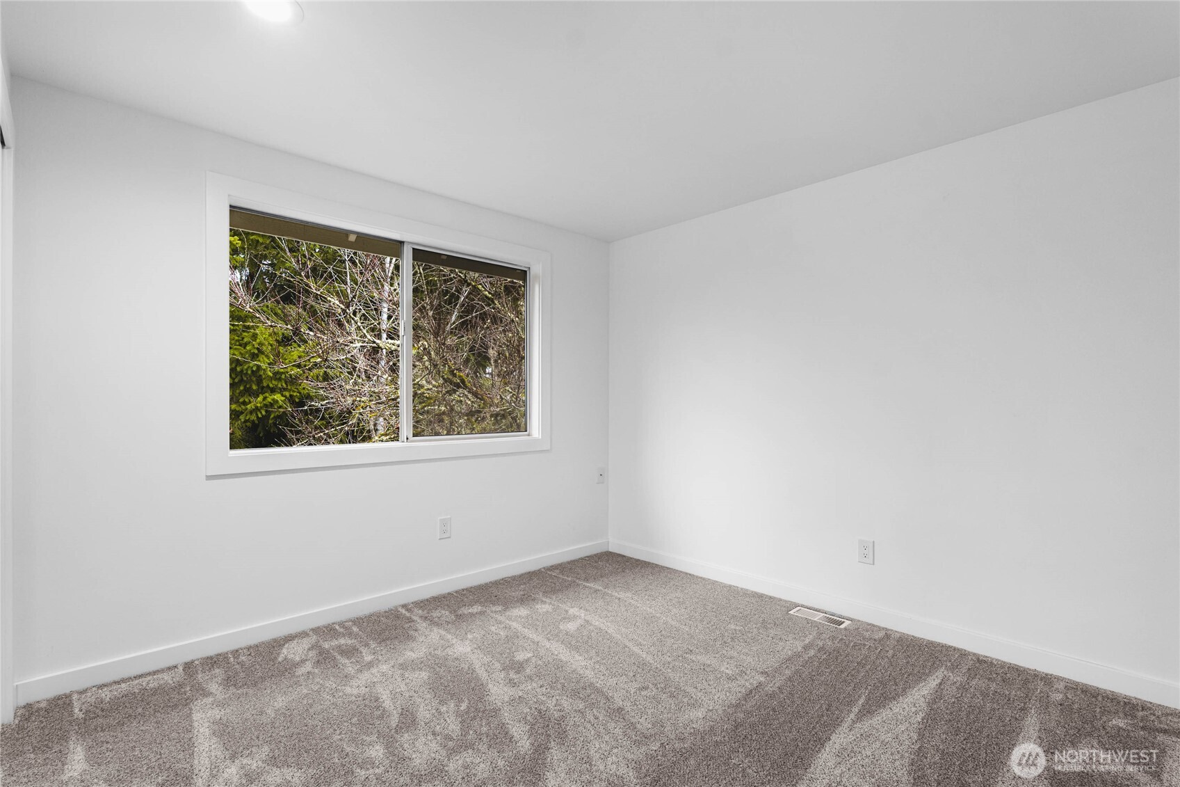 17431 NE 28th Street , Redmond, WA 98052