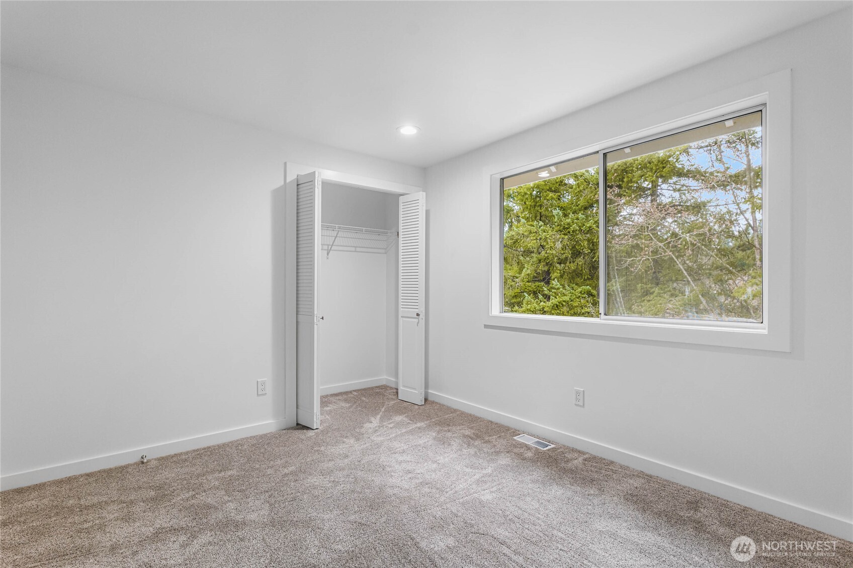 17431 NE 28th Street , Redmond, WA 98052