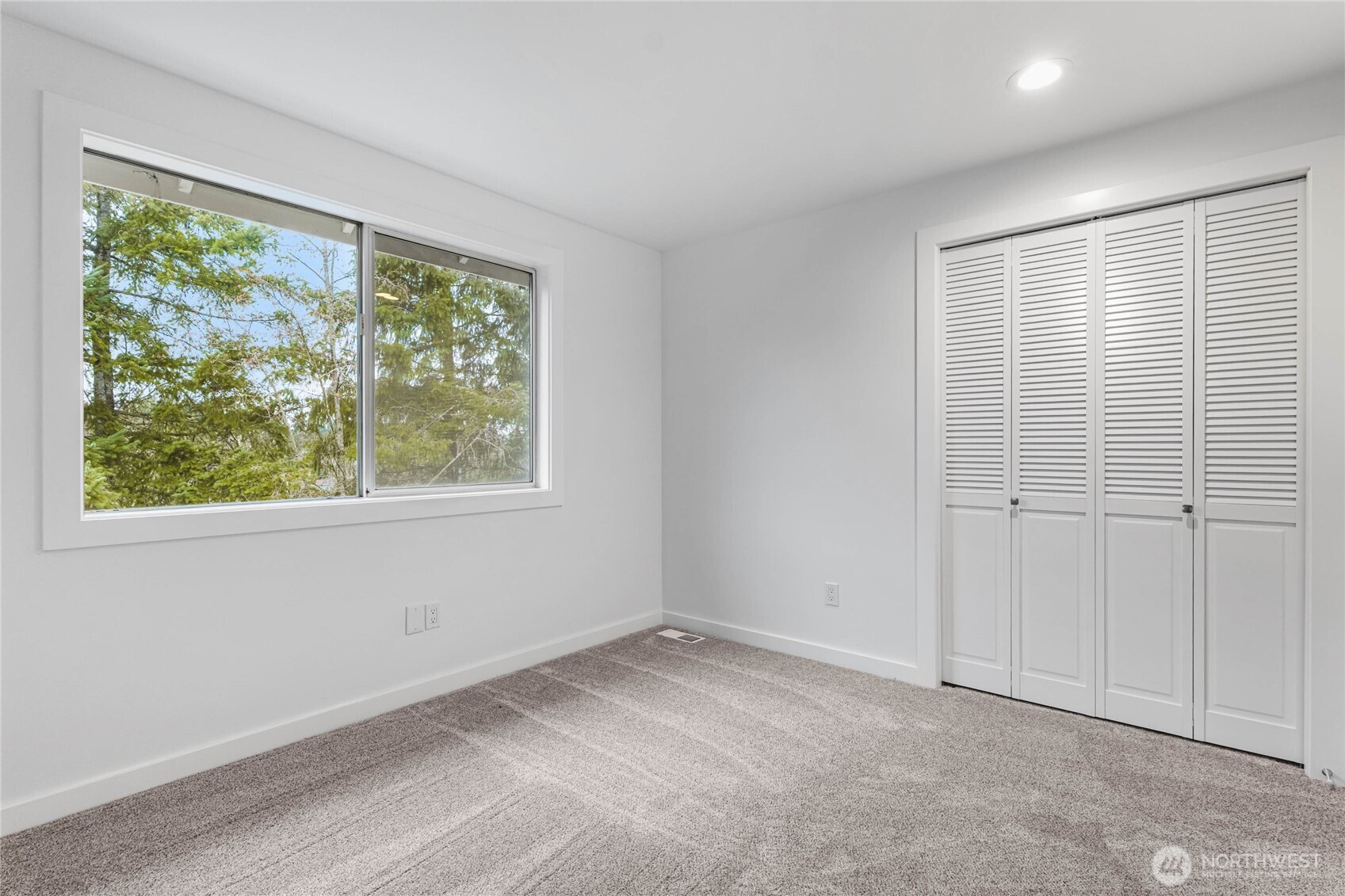 17431 NE 28th Street , Redmond, WA 98052