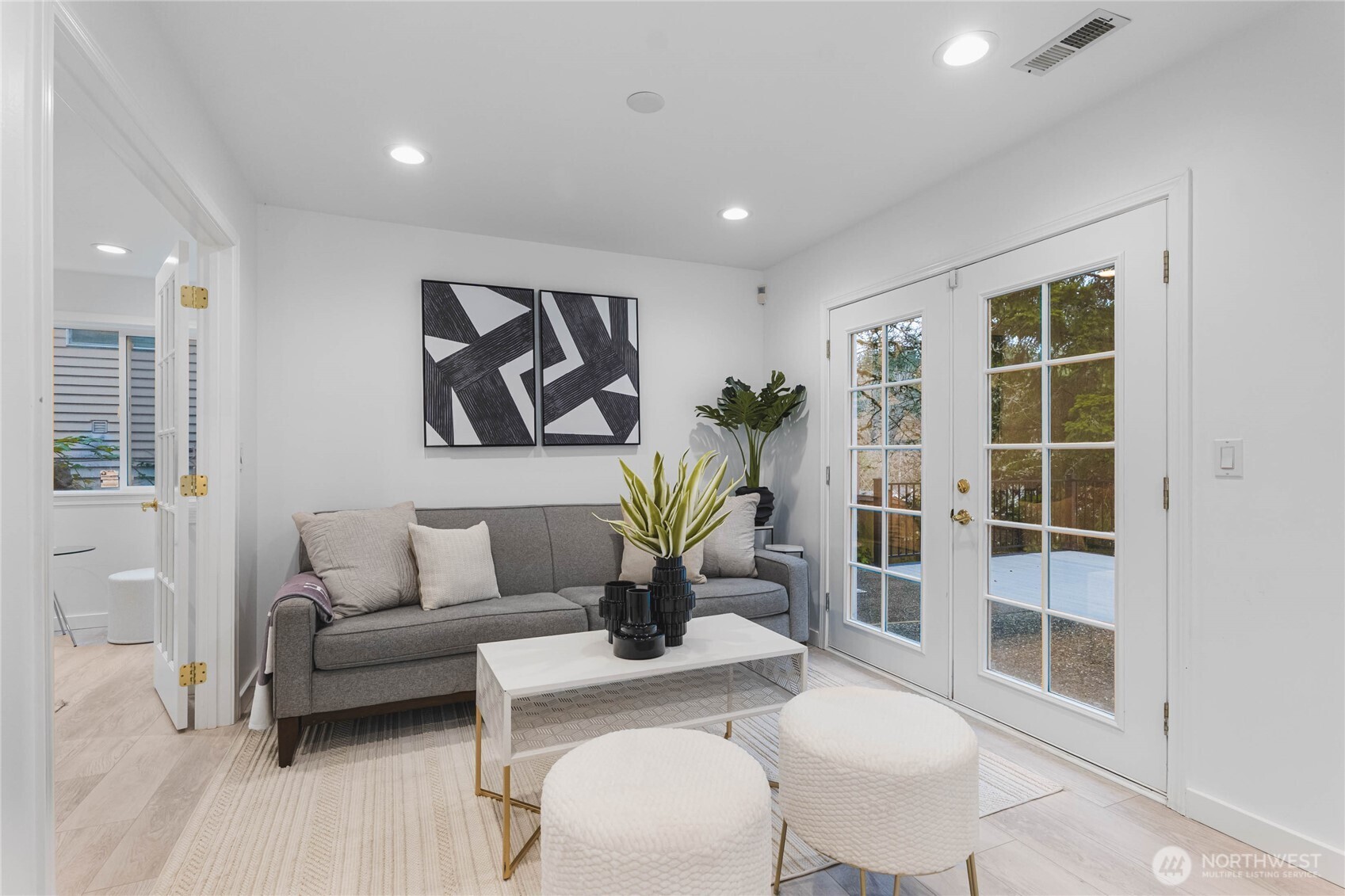 17431 NE 28th Street , Redmond, WA 98052