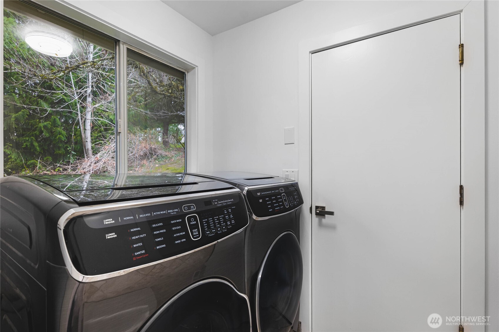 17431 NE 28th Street , Redmond, WA 98052