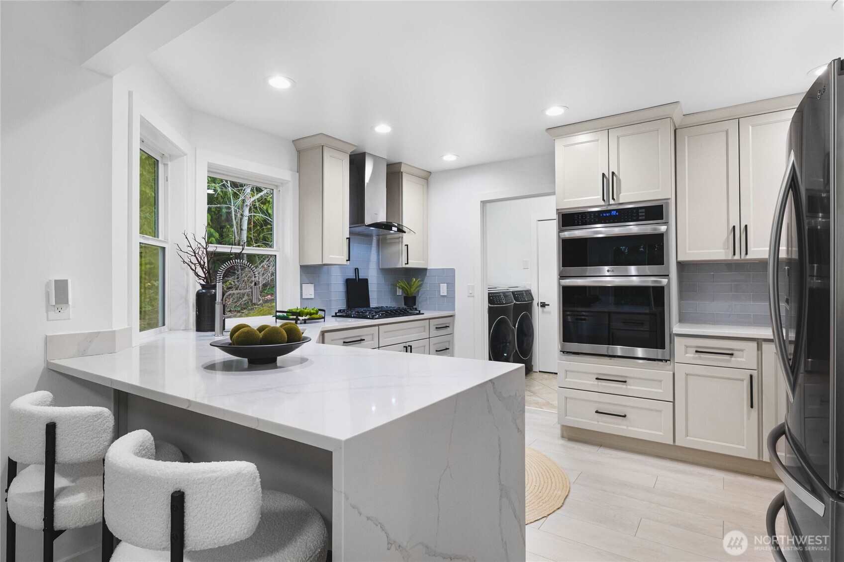 17431 NE 28th Street , Redmond, WA 98052