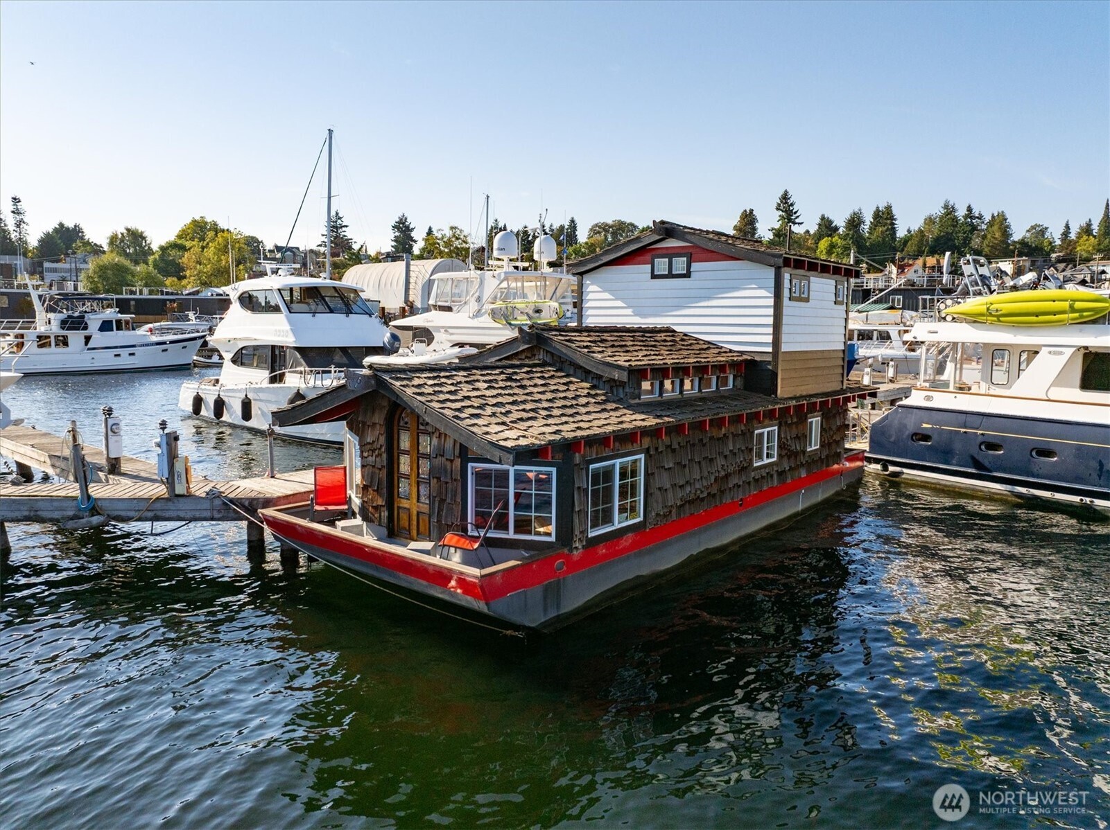 2401 N Northlake Way #L6, Seattle, WA 98103