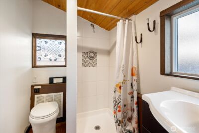 2401 N Northlake Way #L6, Seattle, WA 98103 - Photo 15