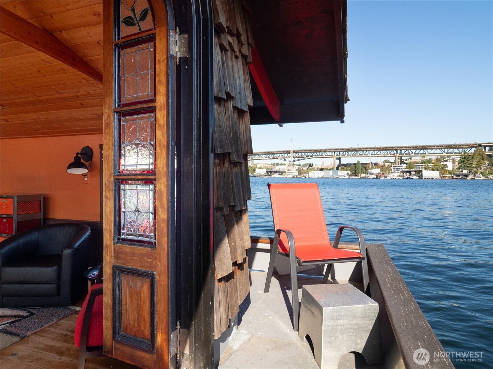 2401 N Northlake Way #L6, Seattle, WA 98103