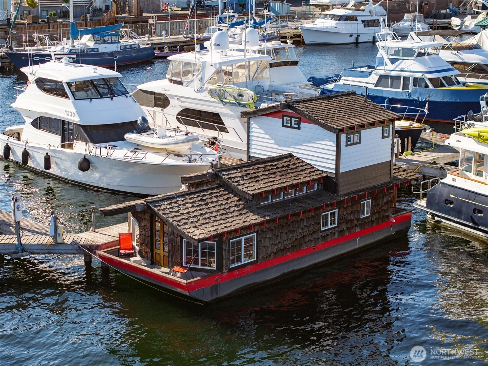 2401 N Northlake Way #L6, Seattle, WA 98103