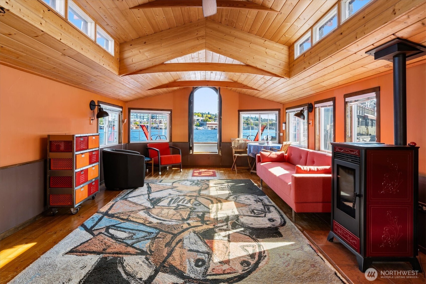 2401 N Northlake Way #L6, Seattle, WA 98103