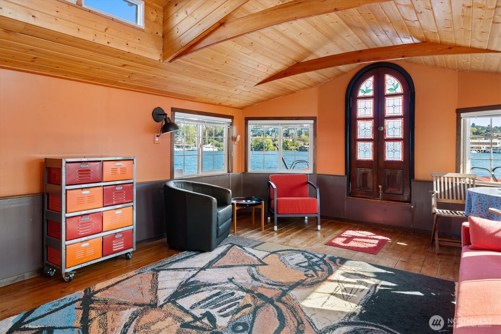 2401 N Northlake Way #L6, Seattle, WA 98103