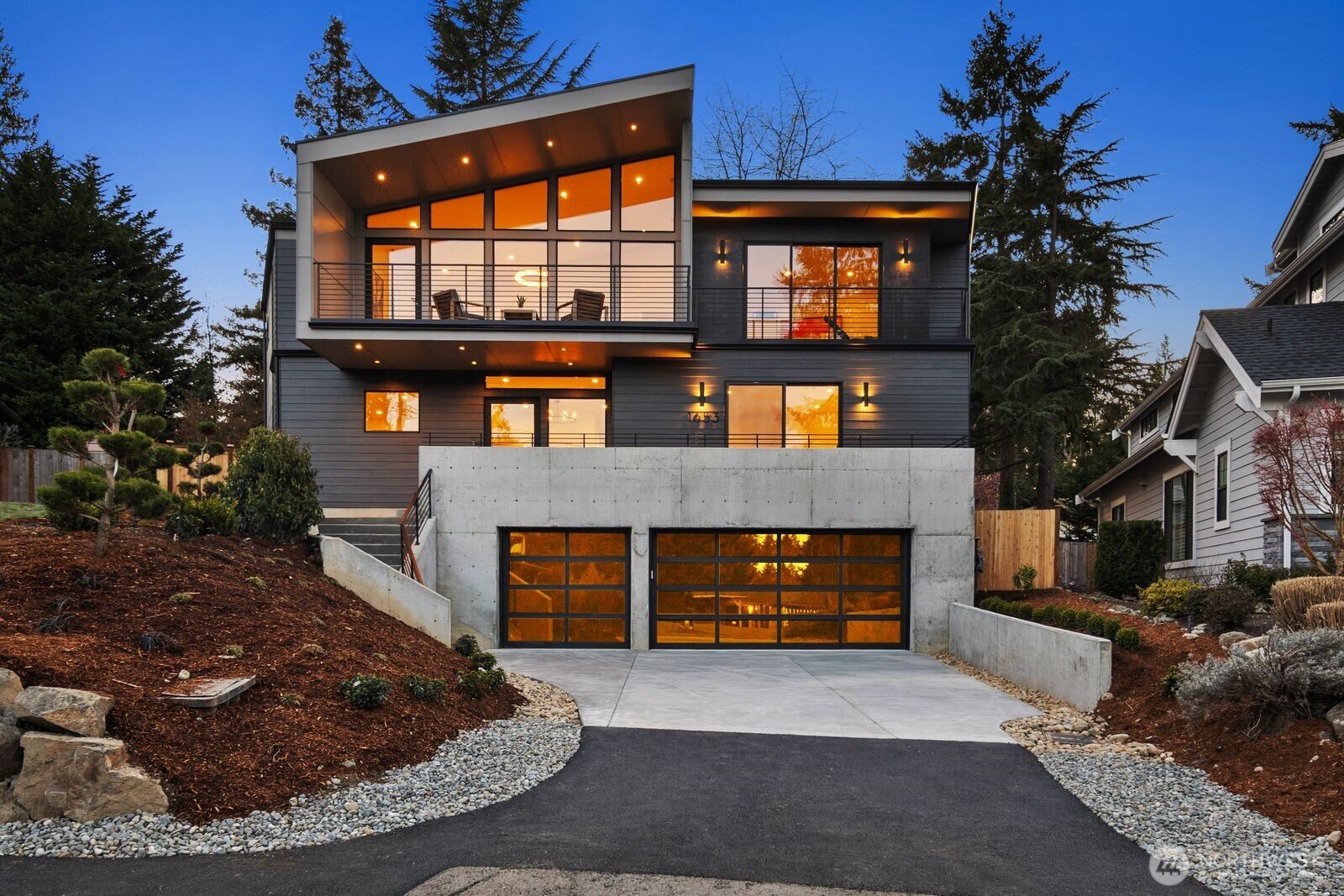 1653 105th Avenue SE, Bellevue, WA 98004