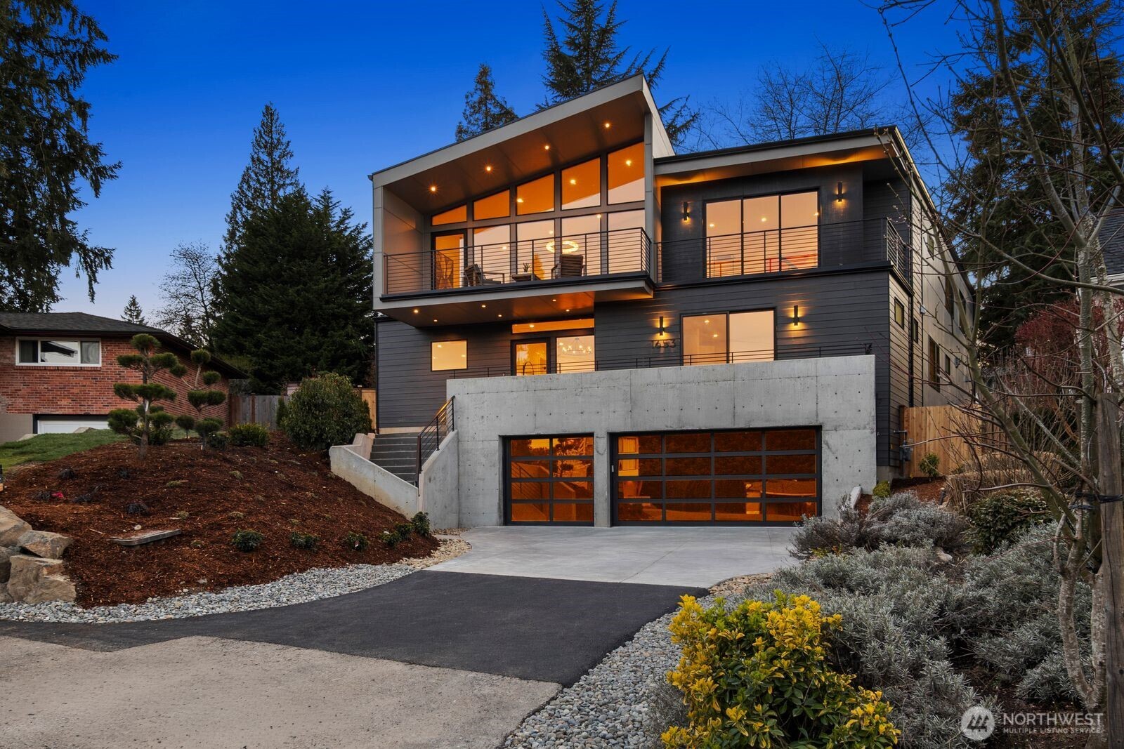 1653 105th Avenue SE, Bellevue, WA 98004