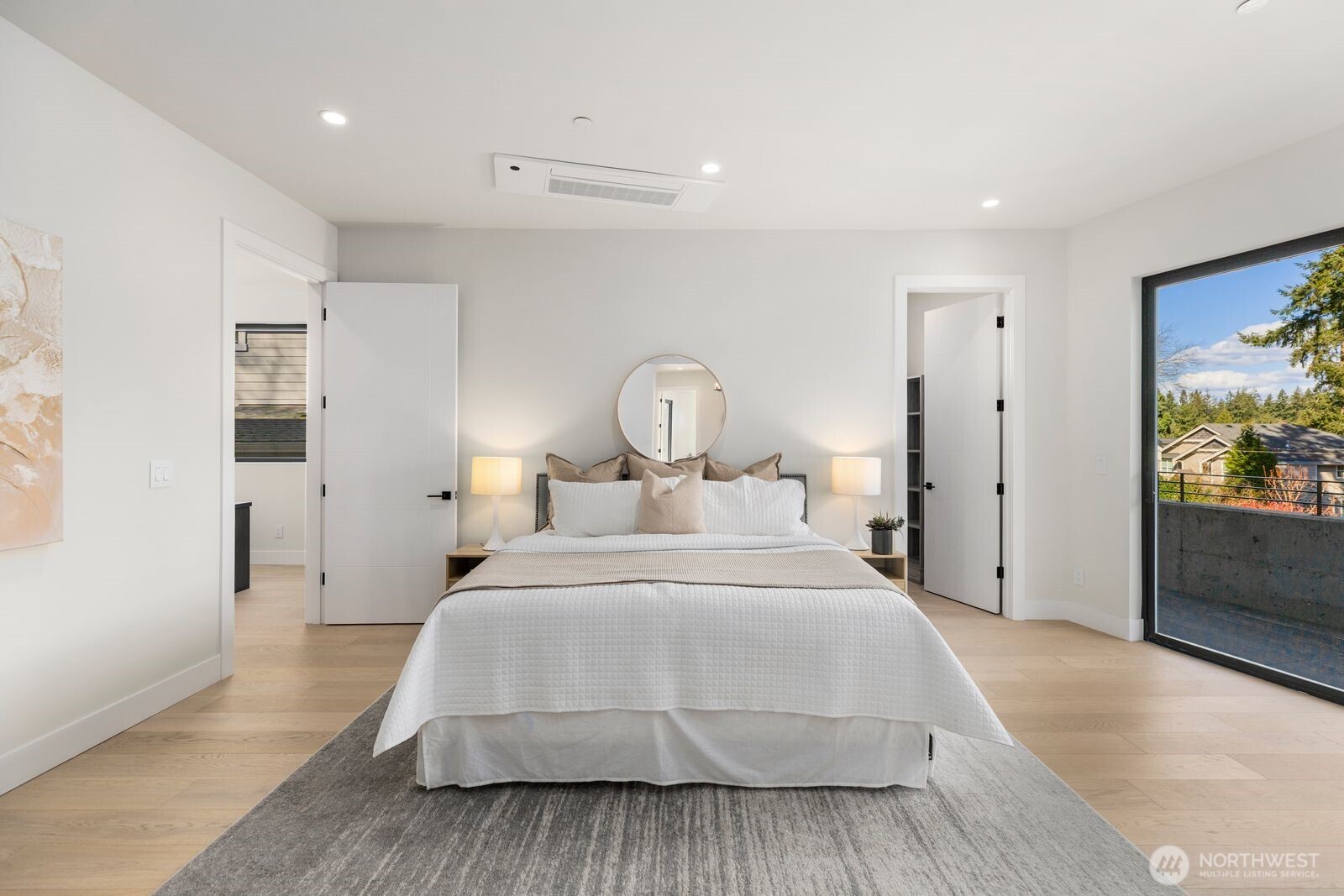 1653 105th Avenue SE, Bellevue, WA 98004