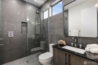 1653 105th Avenue SE, Bellevue, WA 98004 - Photo 17