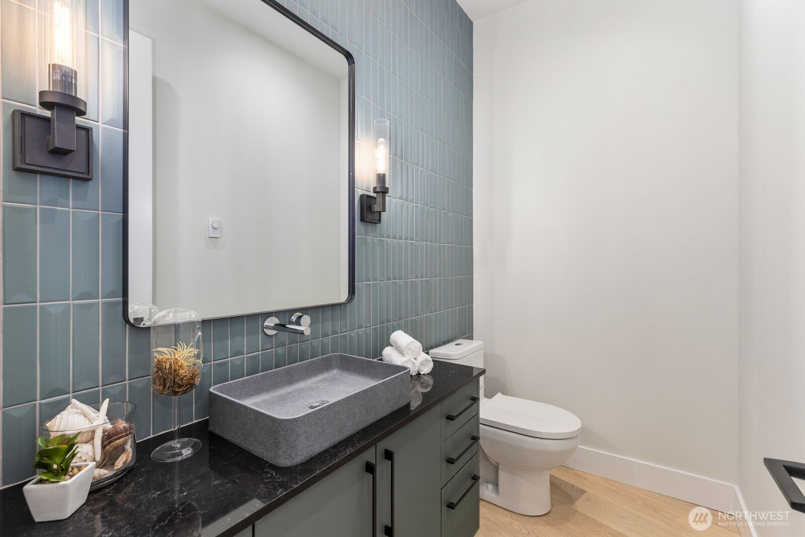 1653 105th Avenue SE, Bellevue, WA 98004