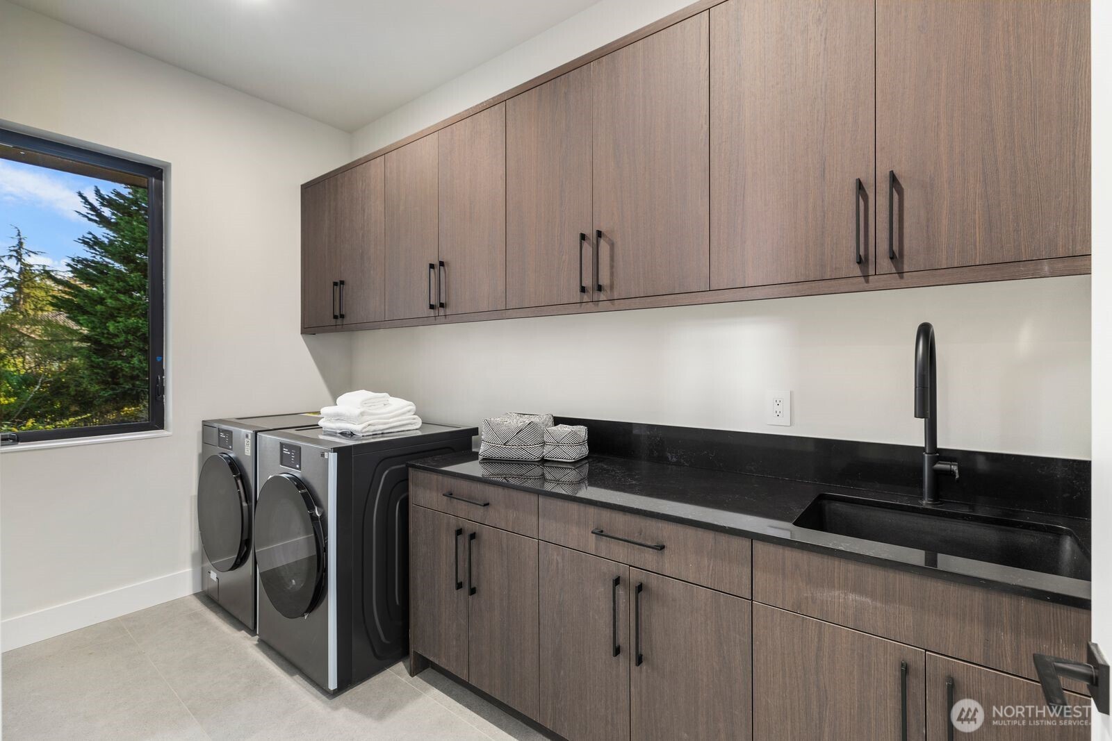 1653 105th Avenue SE, Bellevue, WA 98004