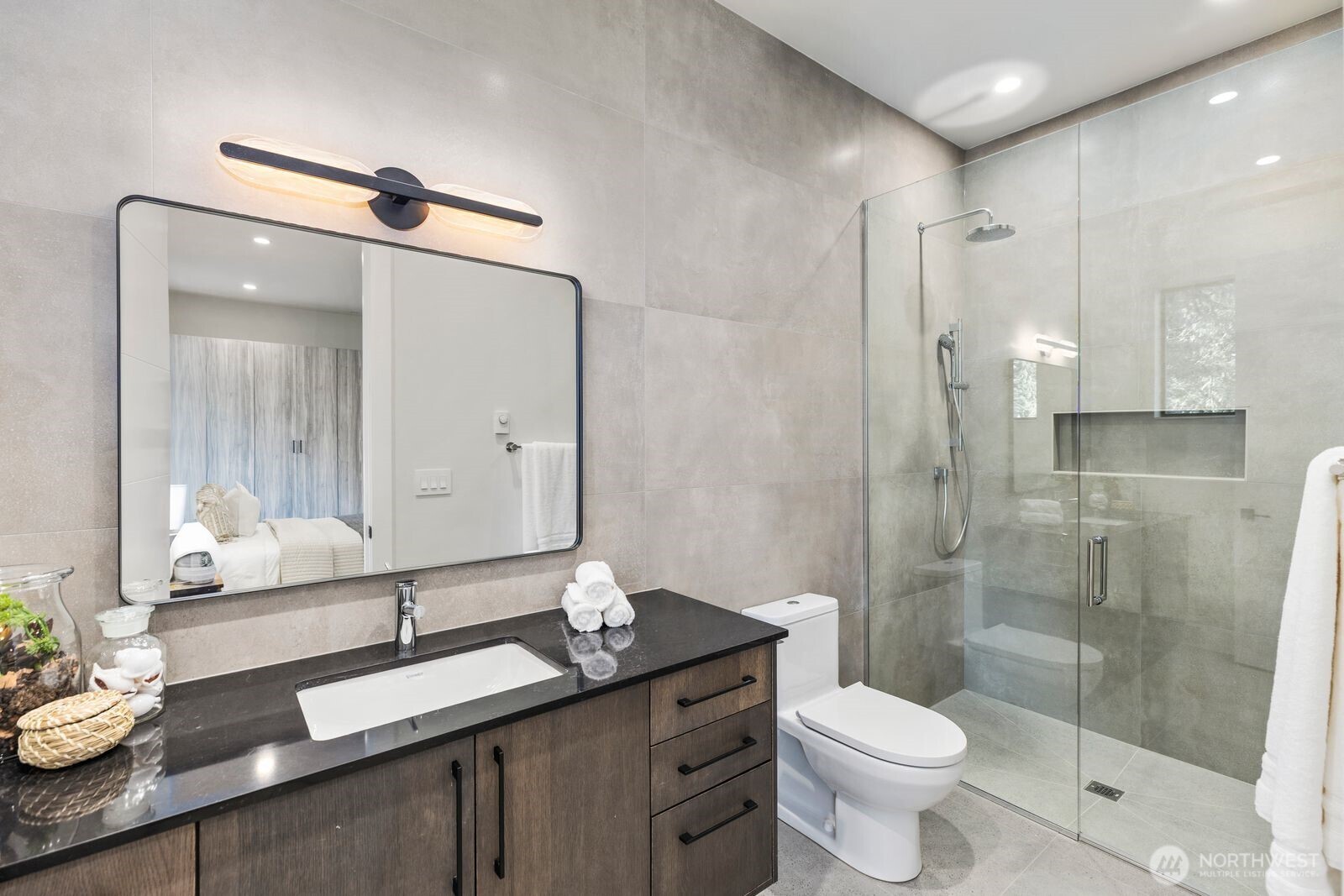 1653 105th Avenue SE, Bellevue, WA 98004