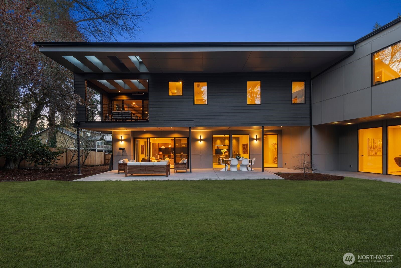 1653 105th Avenue SE, Bellevue, WA 98004