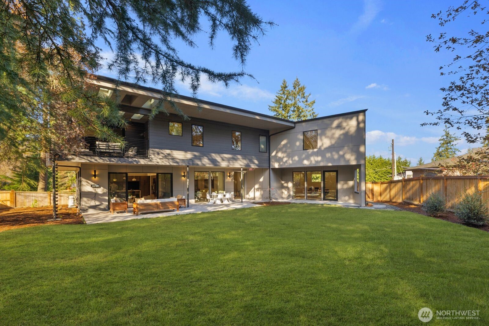 1653 105th Avenue SE, Bellevue, WA 98004