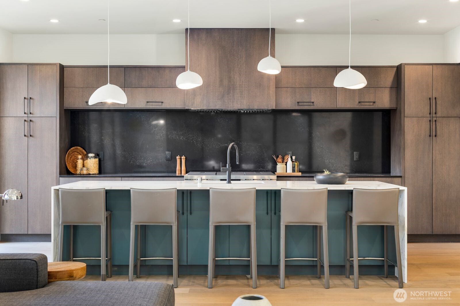 1653 105th Avenue SE, Bellevue, WA 98004