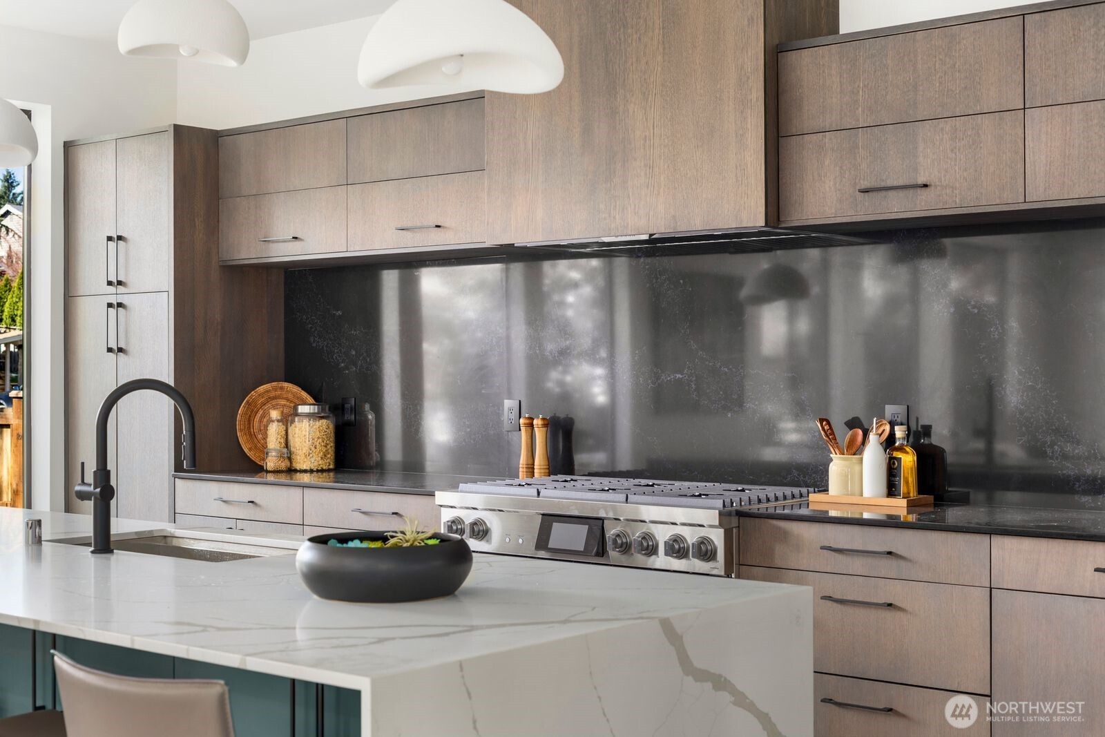 1653 105th Avenue SE, Bellevue, WA 98004