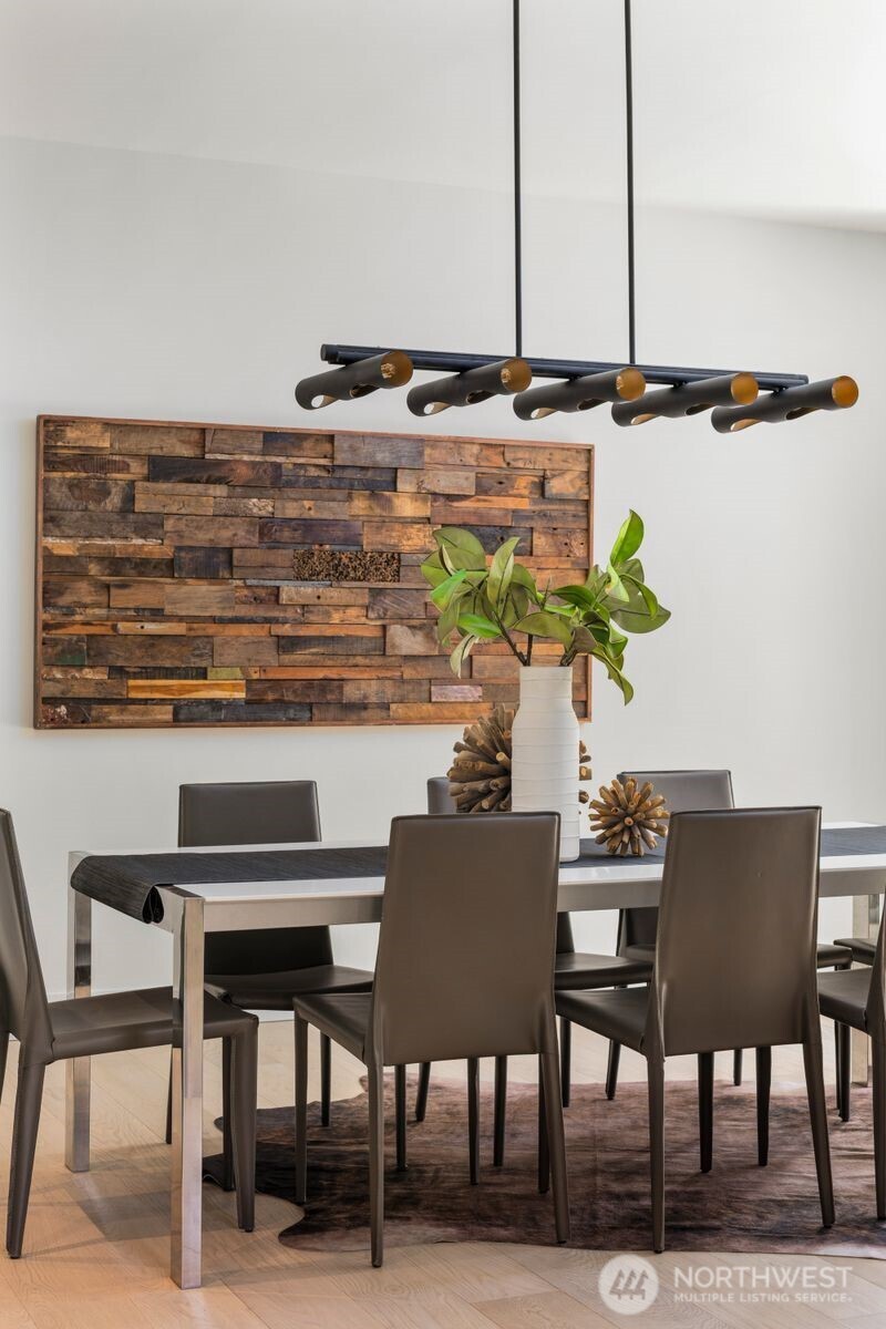 1653 105th Avenue SE, Bellevue, WA 98004