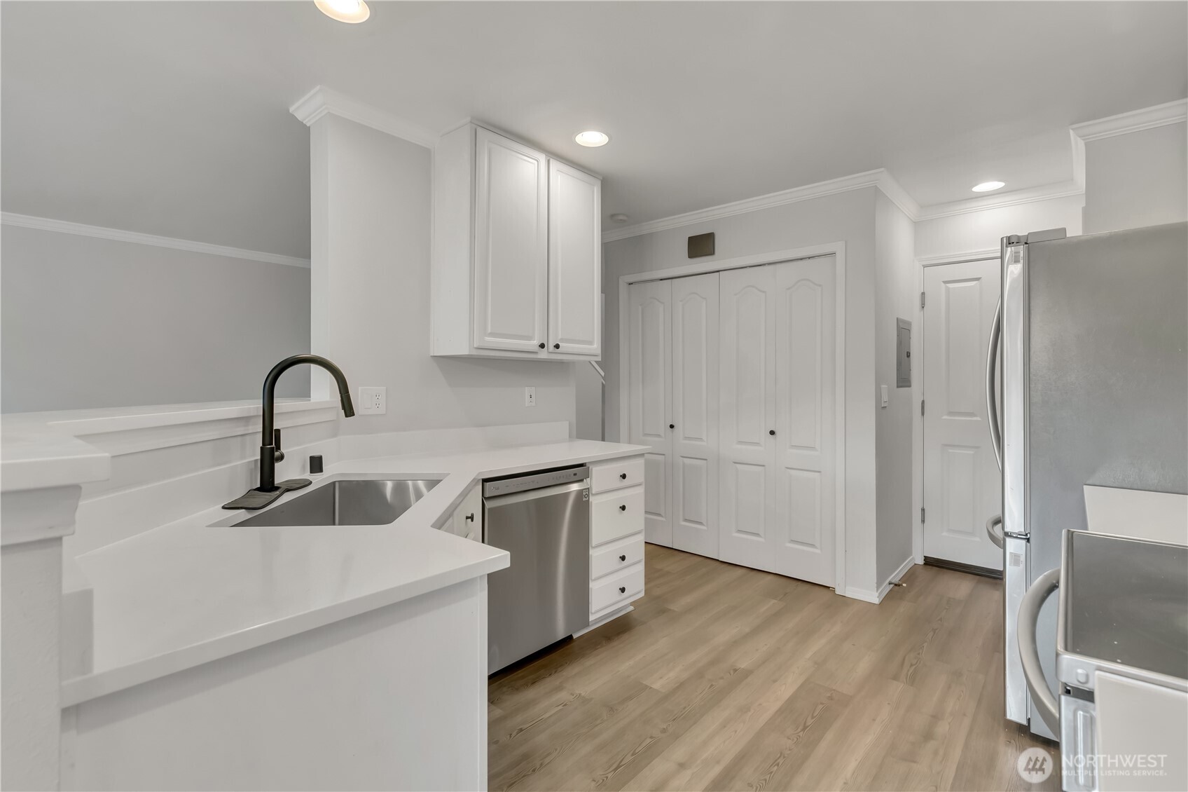 10030 Holly Drive #122, Everett, WA 98204