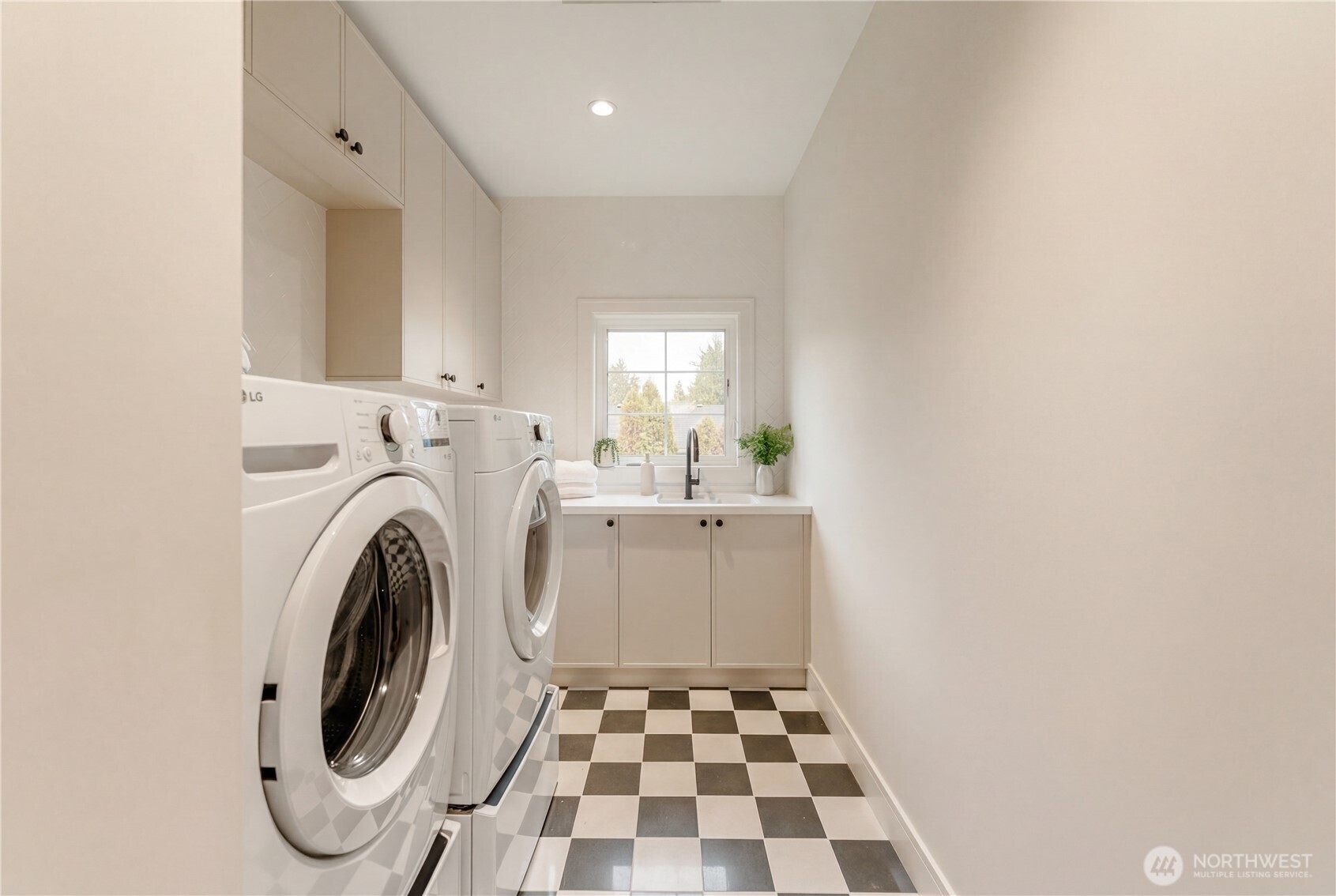 12811 SE 44th Place , Bellevue, WA 98006