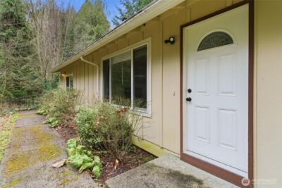 9010 Wyvern Drive SE, Port Orchard, WA 98367-9010