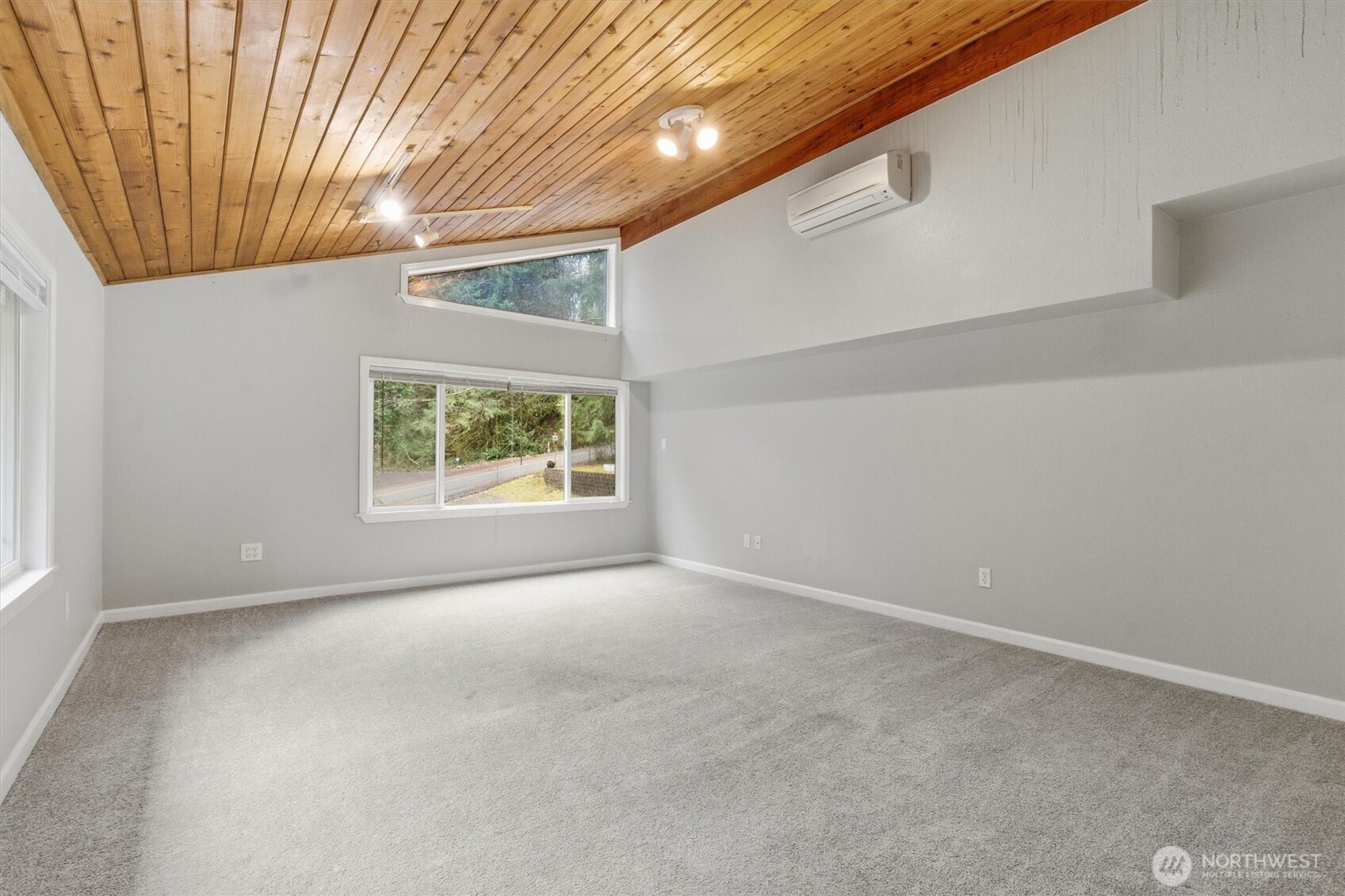 9010 Wyvern Drive SE, Port Orchard, WA 98367-9010