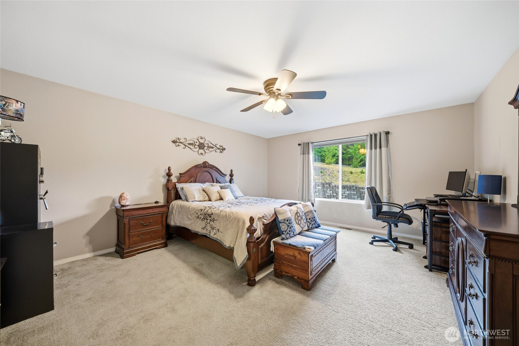 946 Paine Road , Castle Rock, WA 98611