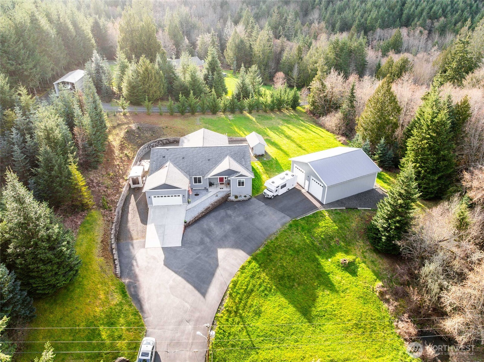 946 Paine Road , Castle Rock, WA 98611