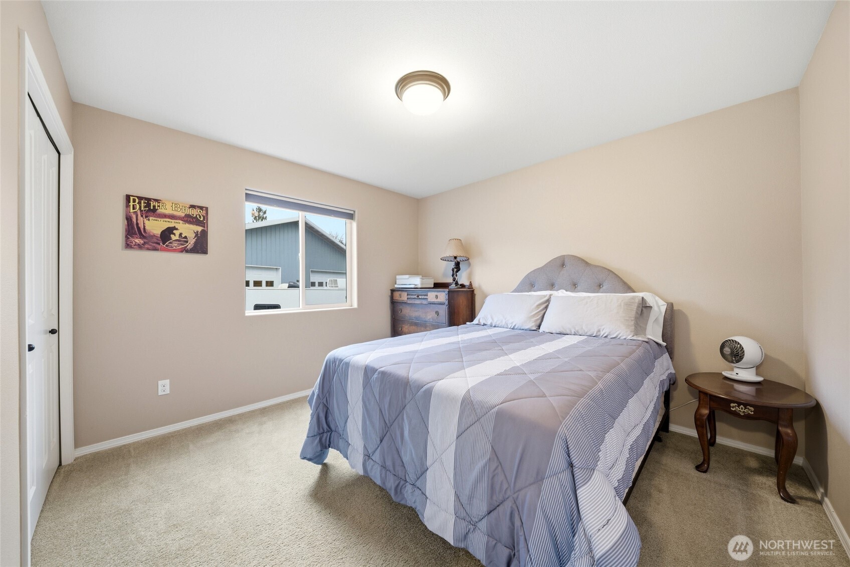 946 Paine Road , Castle Rock, WA 98611