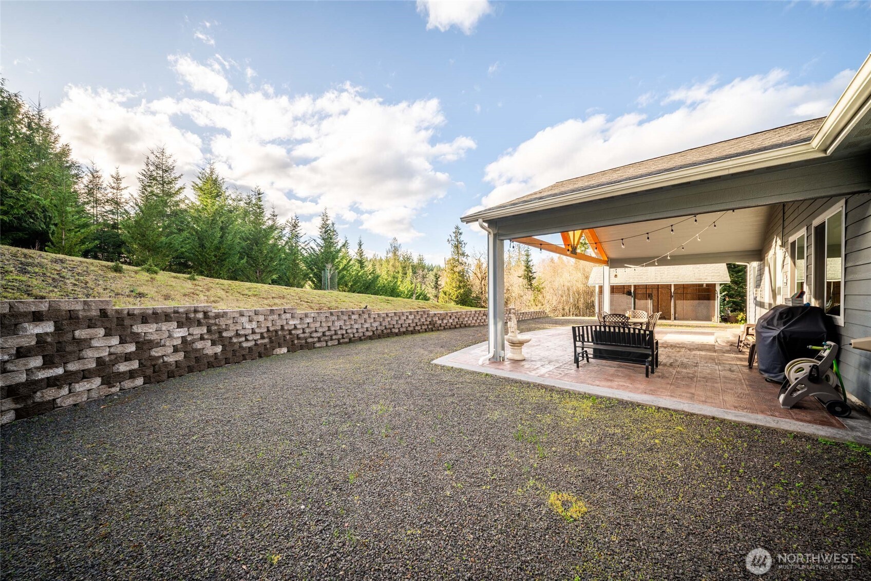 946 Paine Road , Castle Rock, WA 98611