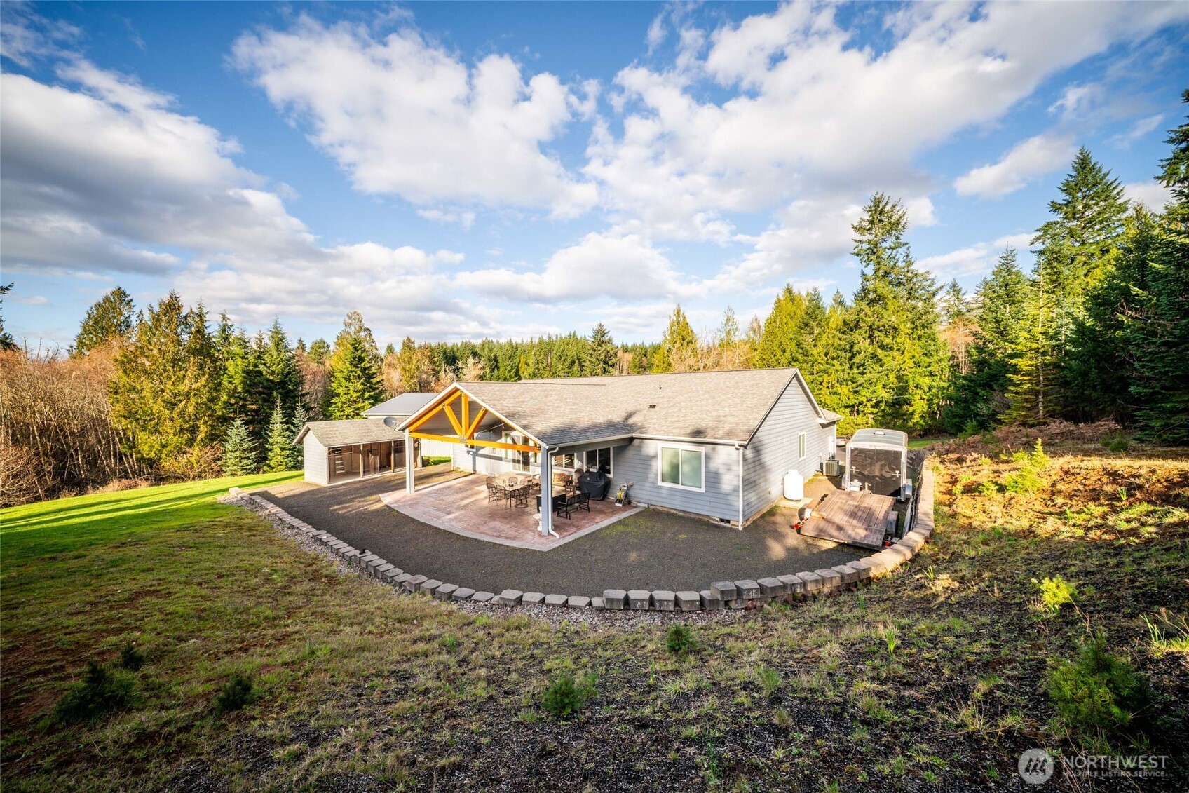 946 Paine Road , Castle Rock, WA 98611