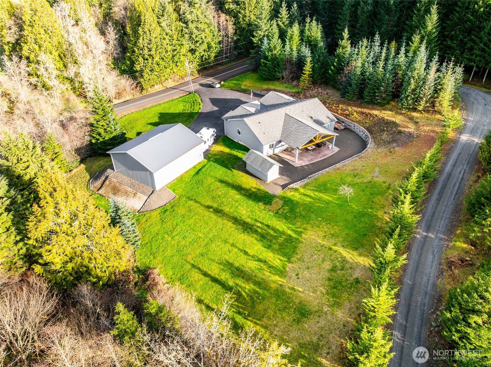 946 Paine Road , Castle Rock, WA 98611