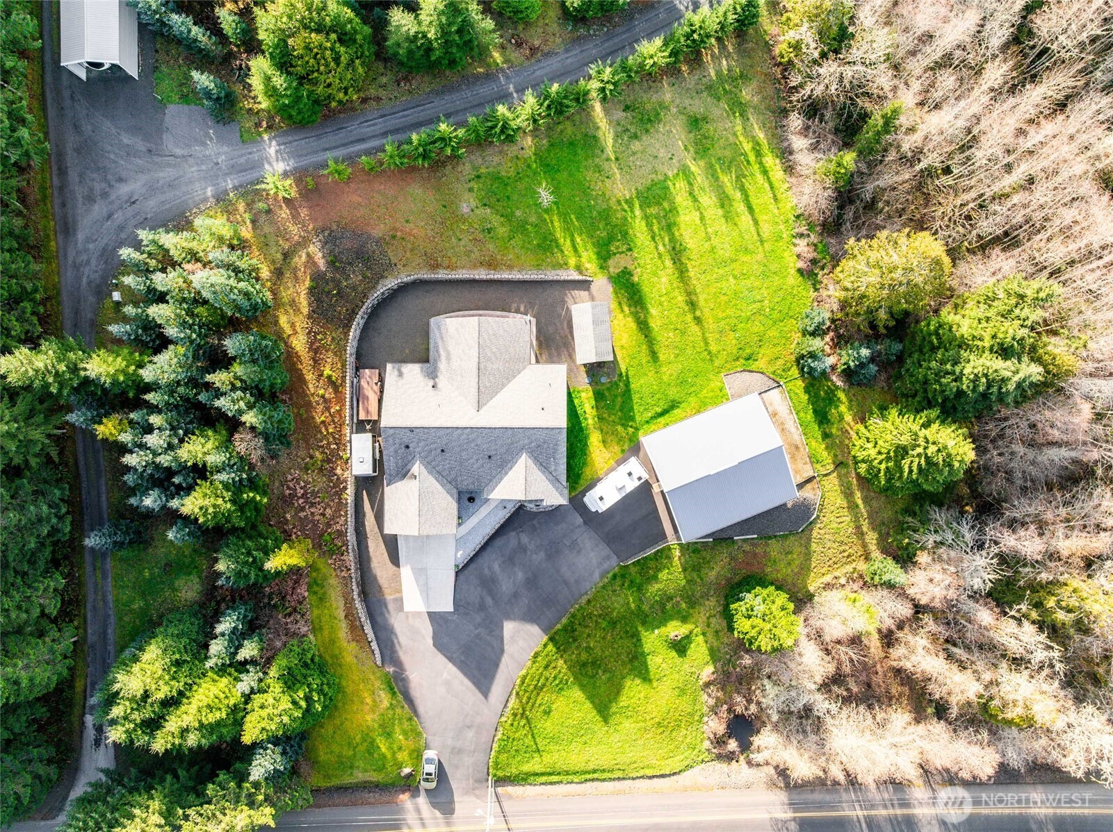 946 Paine Road , Castle Rock, WA 98611