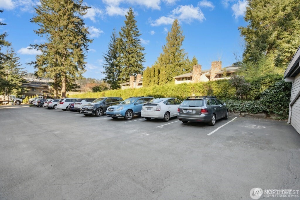 11640 100th Avenue NE #304, Kirkland, WA 98034