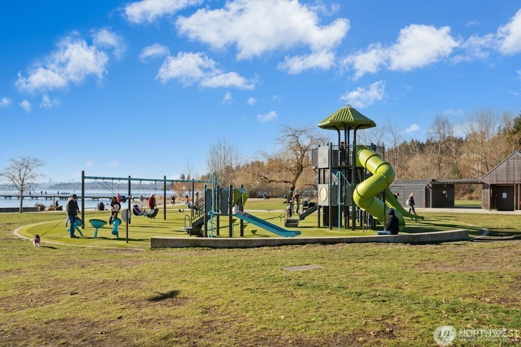 11640 100th Avenue NE #304, Kirkland, WA 98034