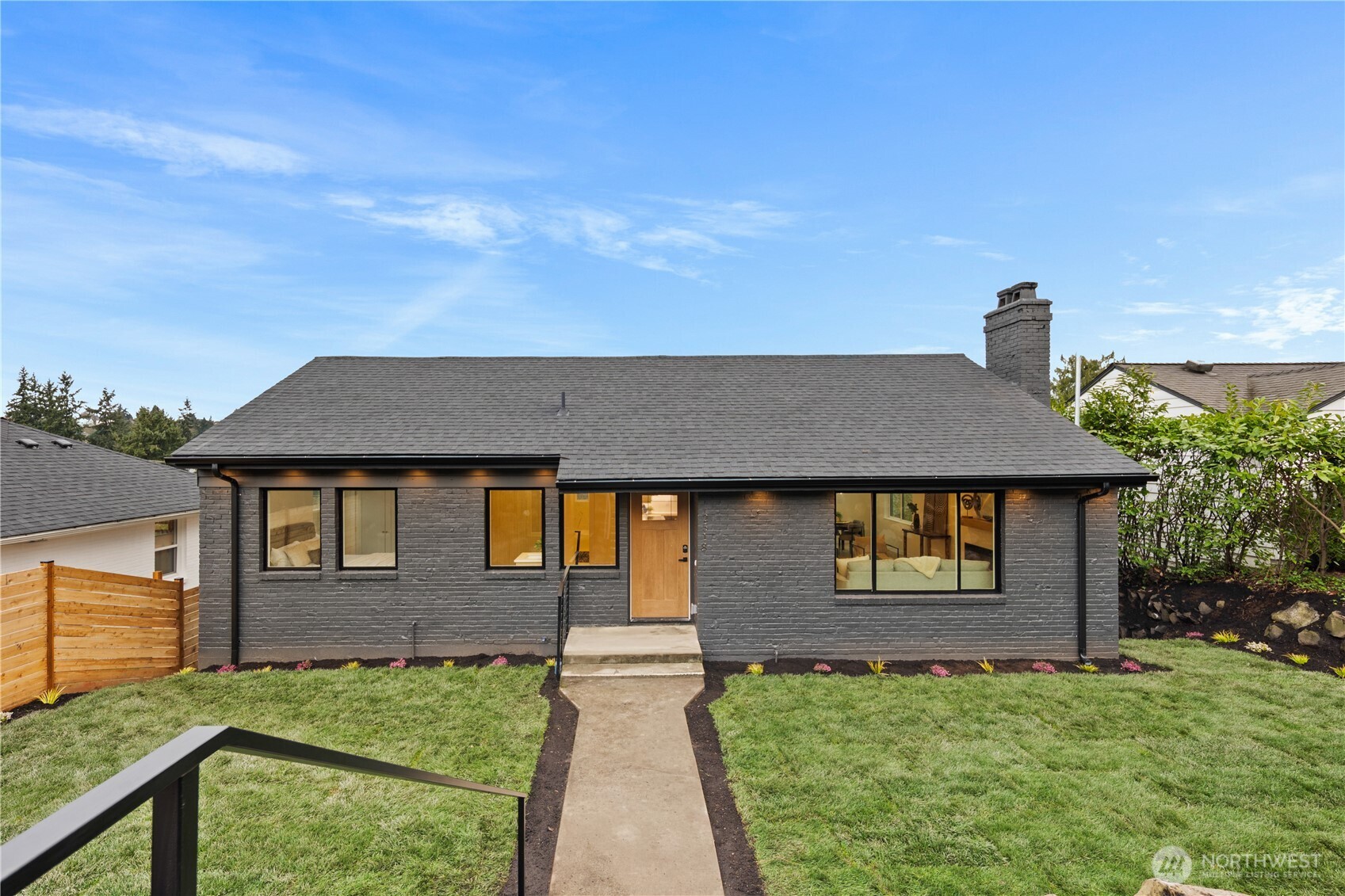 2518 36th Avenue W, Seattle, WA 98199