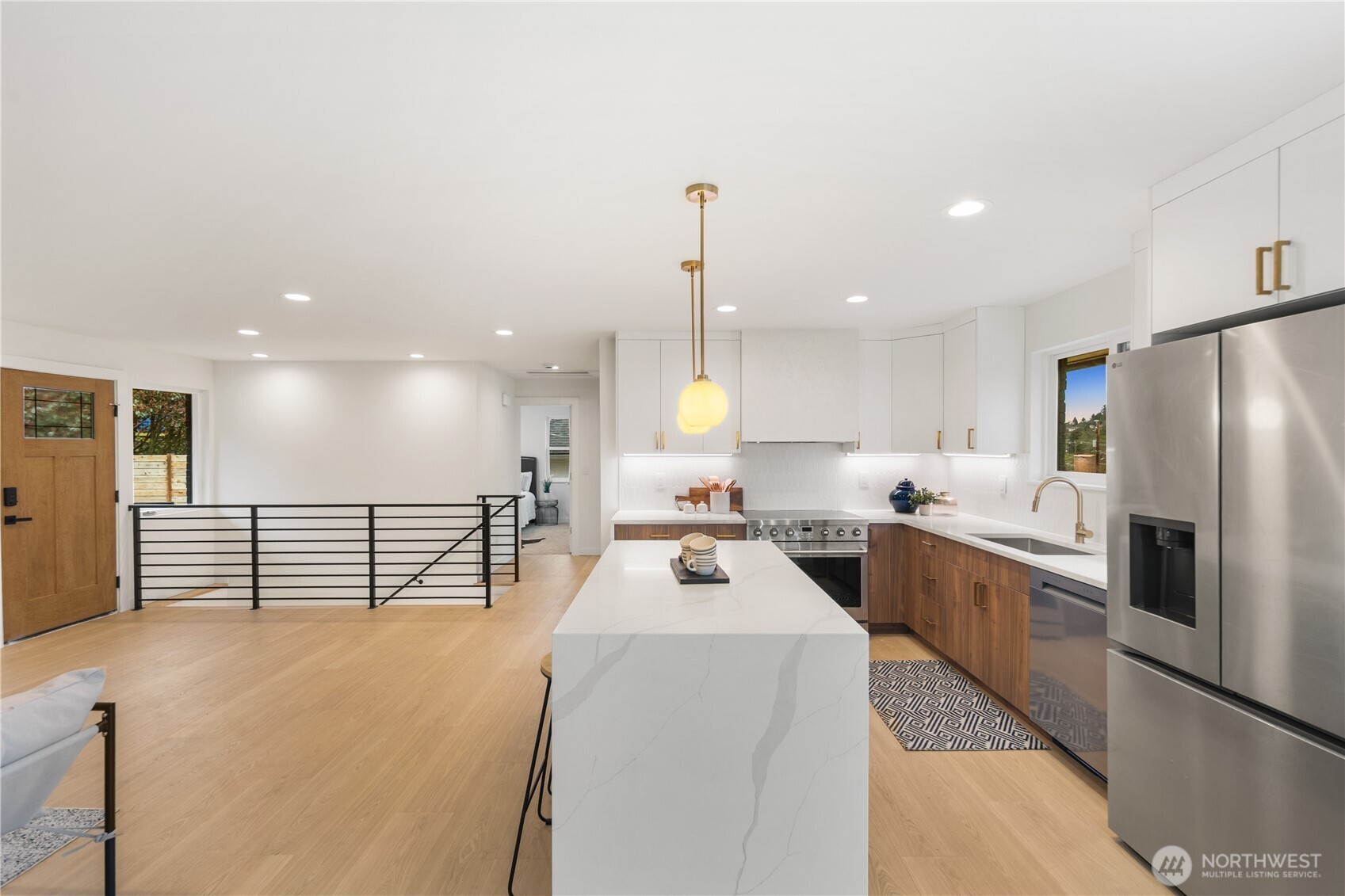 2518 36th Avenue W, Seattle, WA 98199