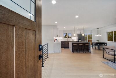 2518 36th Avenue W, Seattle, WA 98199 - Photo 3