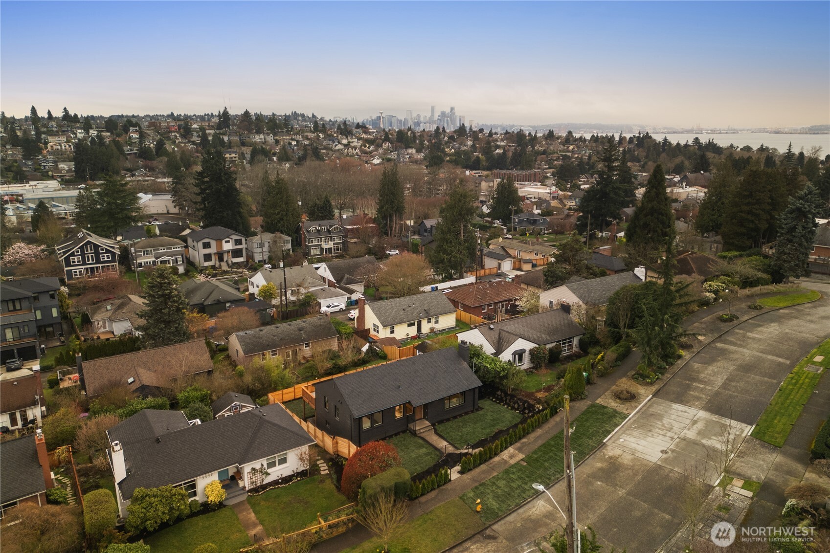 2518 36th Avenue W, Seattle, WA 98199